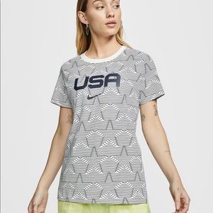 Nike Sportswear Women's USA Allover Print T-Shirt Size Small